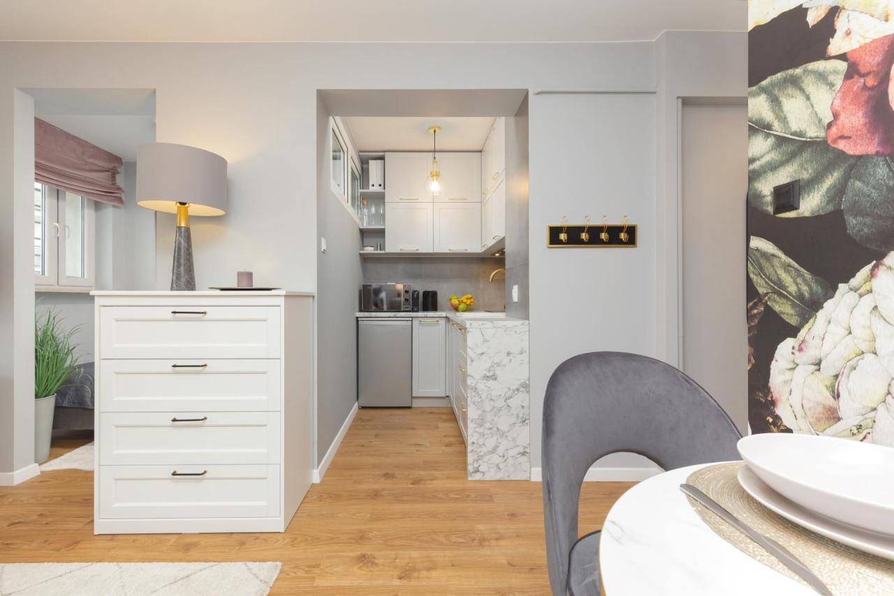 City Center Apartment Near The Vistula By Noclegi Renters Warsaw Exterior photo